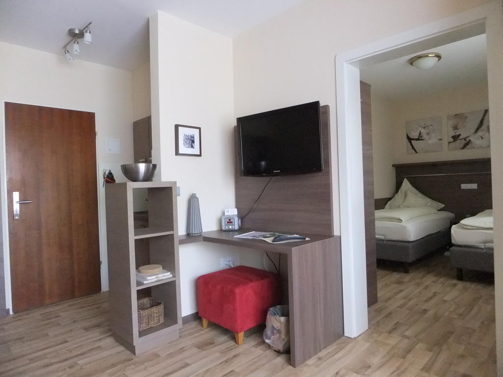 Aparthotel Christine Bad Fussing Ruang foto
