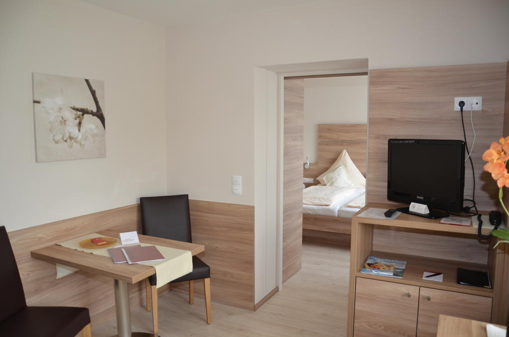 Aparthotel Christine Bad Fussing Ruang foto