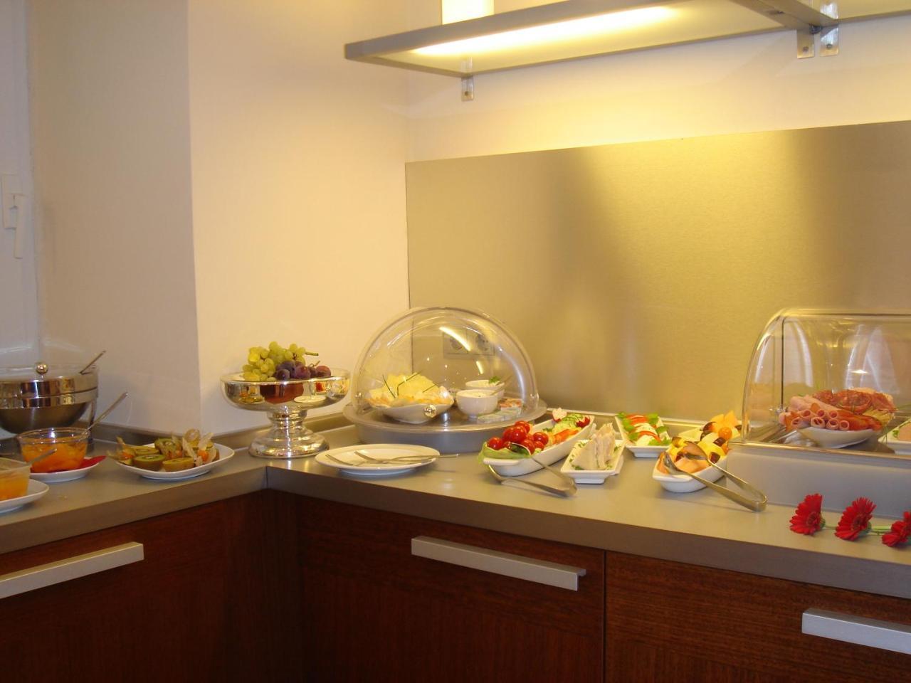 Aparthotel Christine Bad Fussing Bagian luar foto