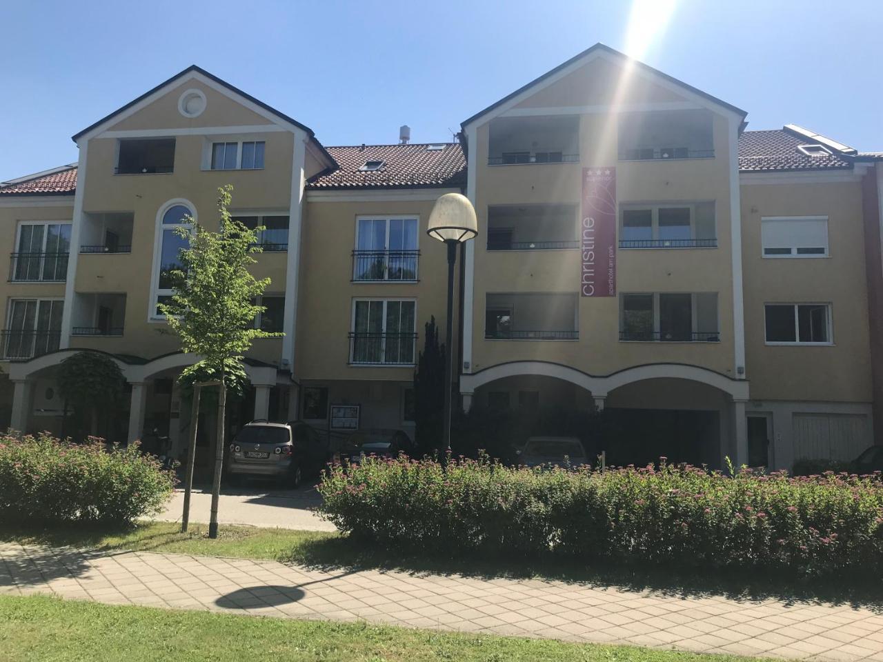 Aparthotel Christine Bad Fussing Bagian luar foto