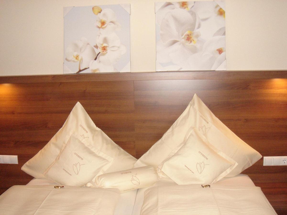 Aparthotel Christine Bad Fussing Bagian luar foto